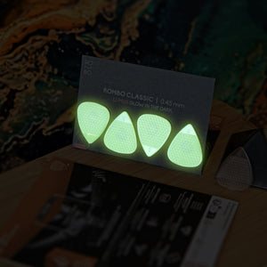 Rombo Classic guitar pick set - material Velvet Touch Lumus - Glow in the dark and warmer tones (3)