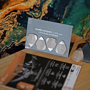 Rombo Origami guitar pick set - material Velvet Touch Lumus - Glow in the dark and warmer tones