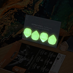 Guitar Pick Set Shell (4 Guitar Picks) in the material Velvet Touch Lumus. Warmer tones, glow in the dark, and hand-polished in Germany.