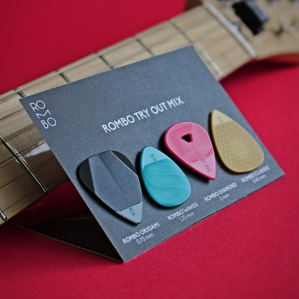 guitar-pick-variety-pack-different-thicknesses