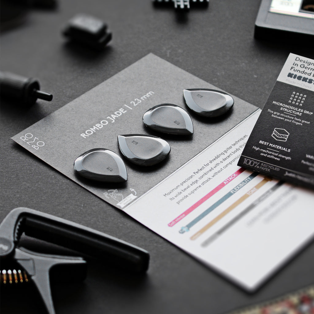 pack-of-thick-guitar-picks-electric-guitar-rombopicks