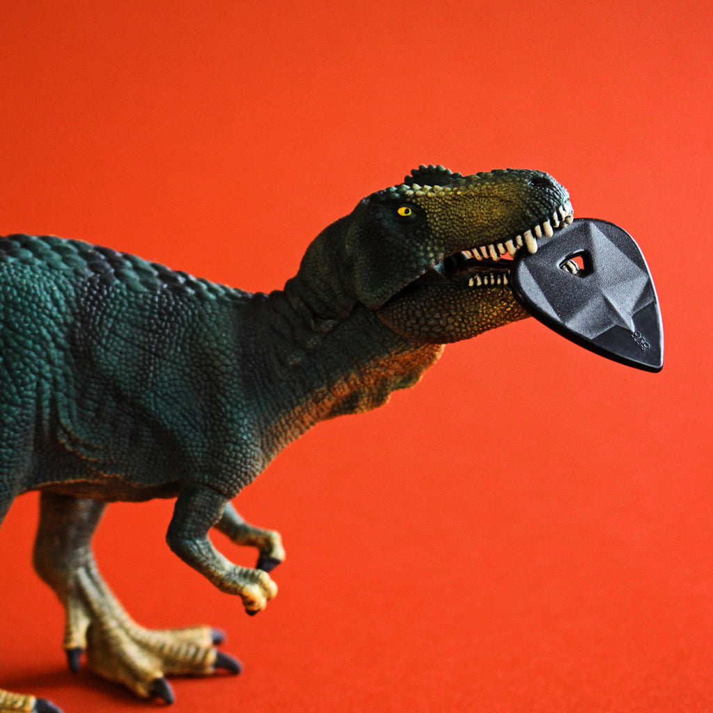 thick-guitar-pick-for-metal