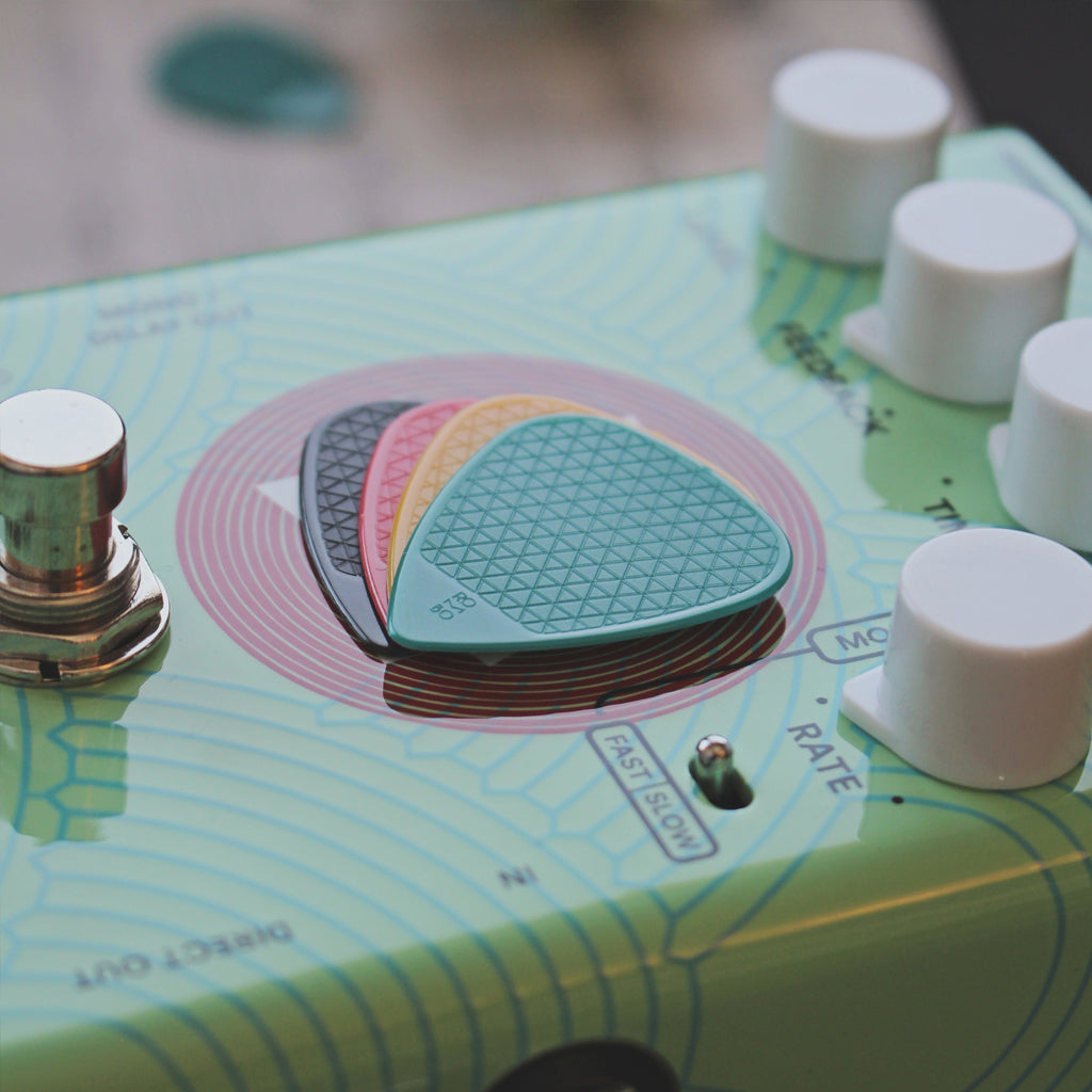 thin-guitar-picks-pack-rombopicks