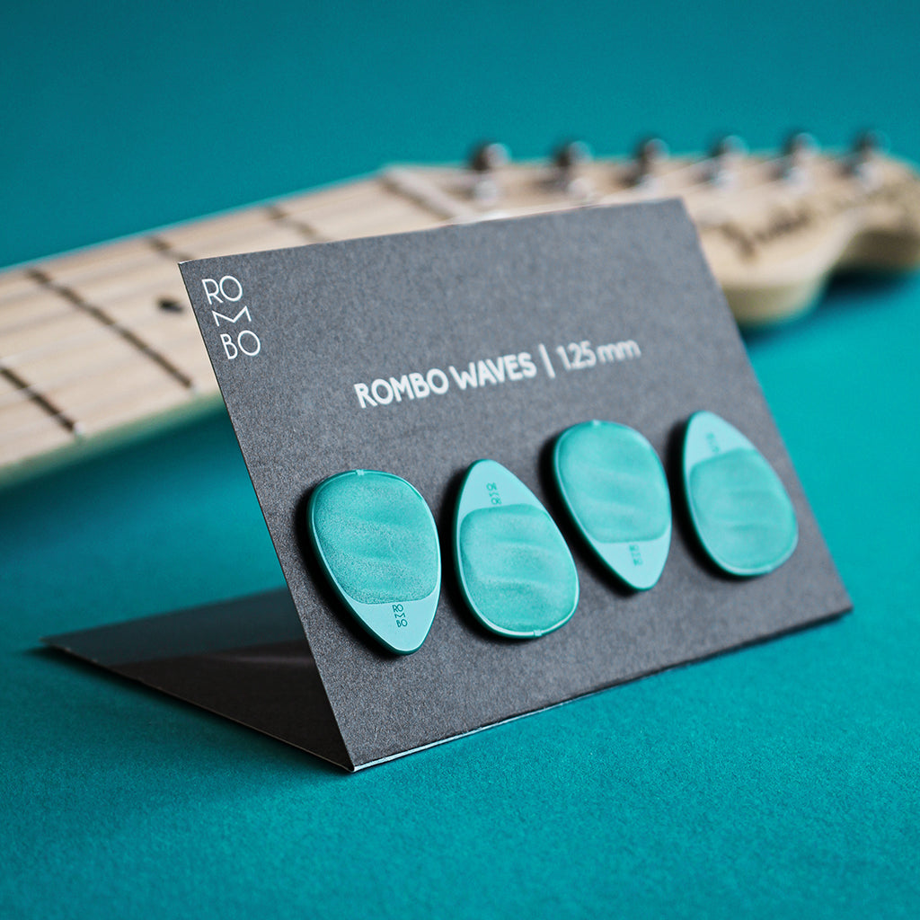 guitar pick set rombopicks waves blue